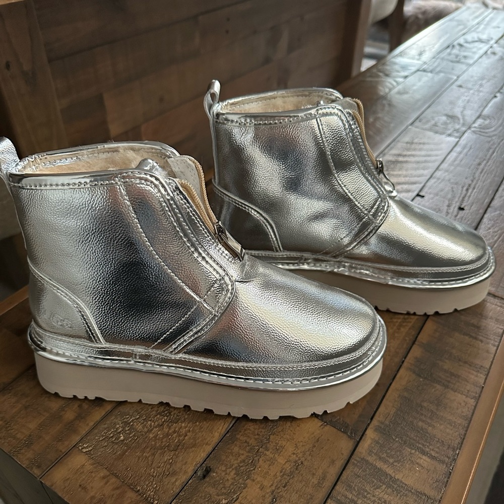 UGG Neumel Metallic Platform Boots